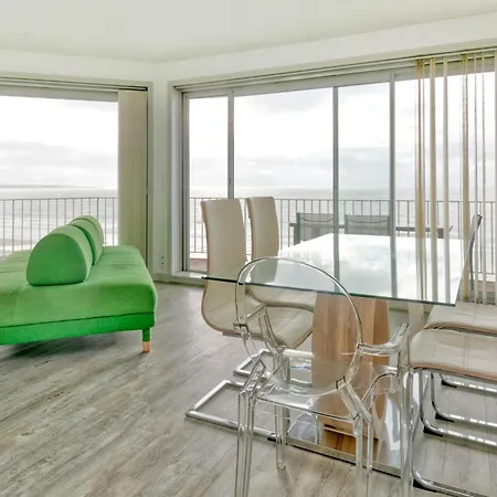 Pieds Dans L'eau - Balcon Vue